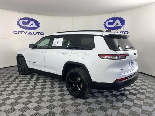 Bright White Clearcoat 2023 Jeep Grand Cherokee L Altitude