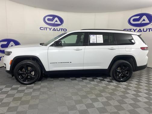 Bright White Clearcoat 2023 Jeep Grand Cherokee L Altitude