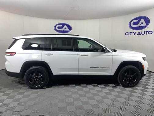 Bright White Clearcoat 2023 Jeep Grand Cherokee L Altitude