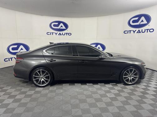 Makalu Gray 2023 Genesis G70 2.0T RWD
