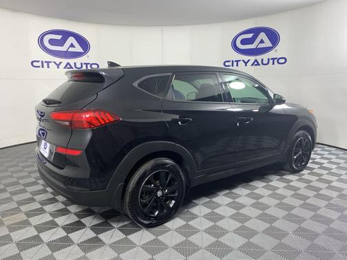 2021 Hyundai TUCSON SE