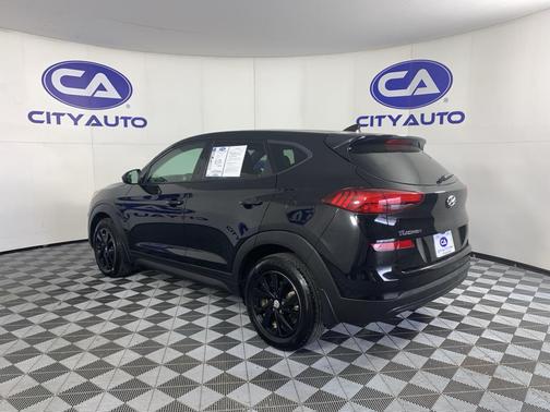 2021 Hyundai TUCSON SE