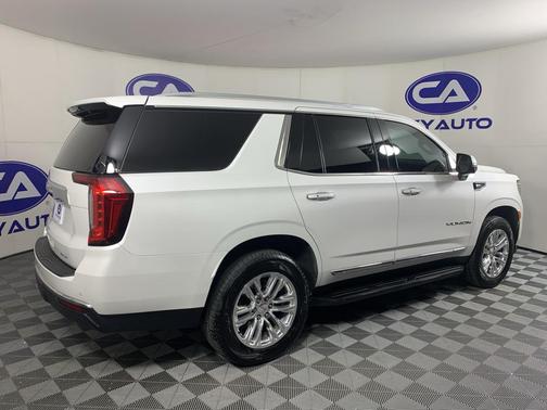 White Frost Tricoat 2021 GMC Yukon SLT