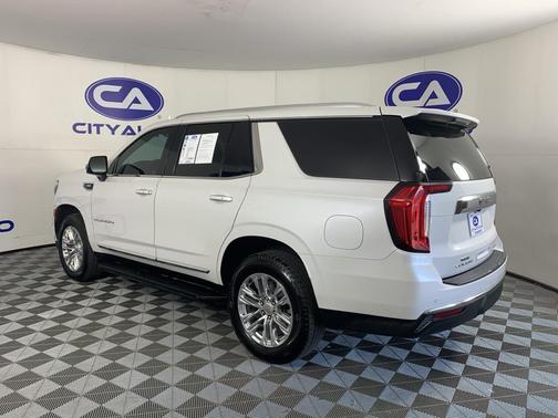 White Frost Tricoat 2021 GMC Yukon SLT