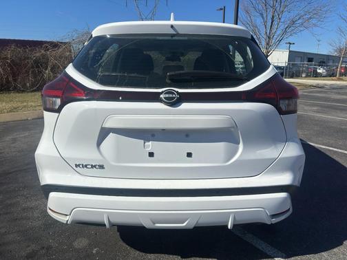 2022 Nissan Kicks S