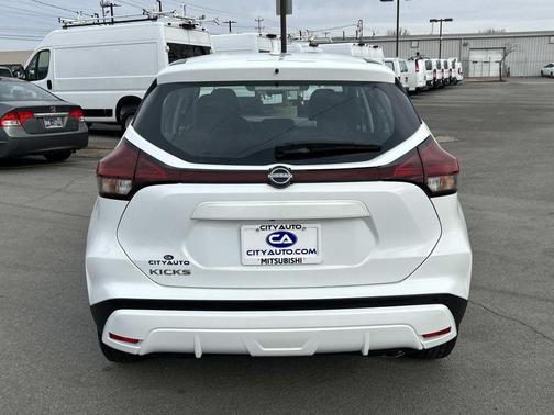 2022 Nissan Kicks S
