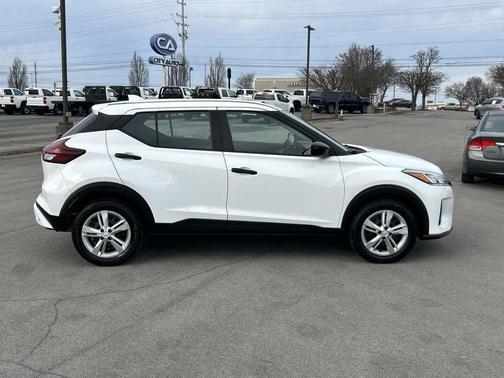 2022 Nissan Kicks S