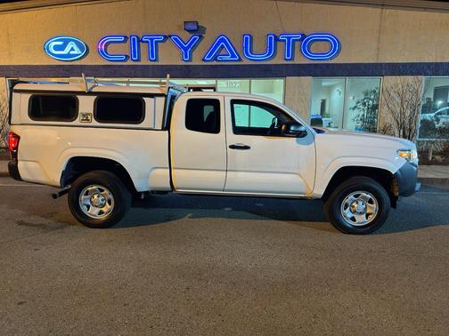 2022 Toyota Tacoma SR