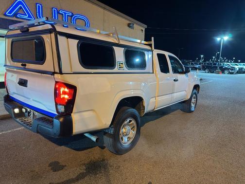 2022 Toyota Tacoma SR