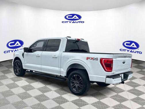 Oxford White 2022 Ford F-150 XLT