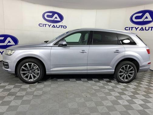 Florett Silver Metallic 2019 Audi Q7 55 Premium Plus