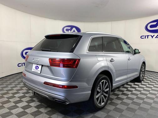 Florett Silver Metallic 2019 Audi Q7 55 Premium Plus