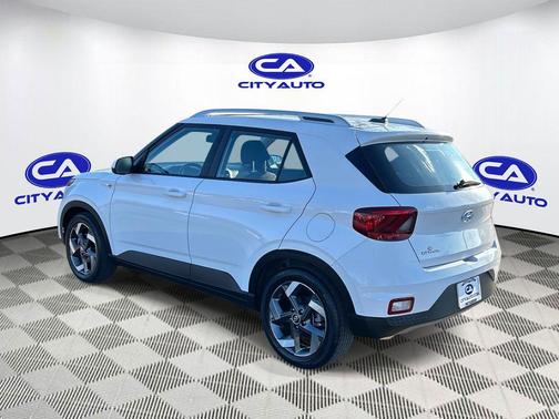 2023 Hyundai VENUE SEL