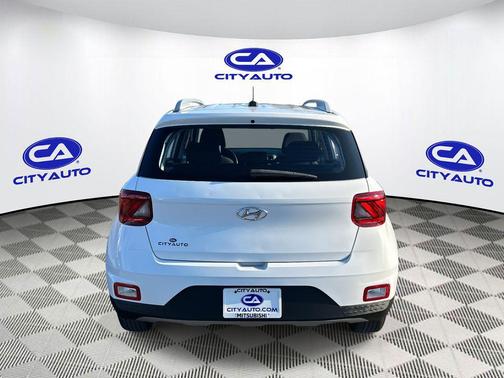 2023 Hyundai VENUE SEL