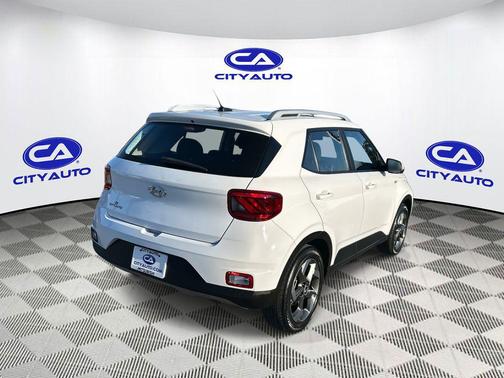 2023 Hyundai VENUE SEL