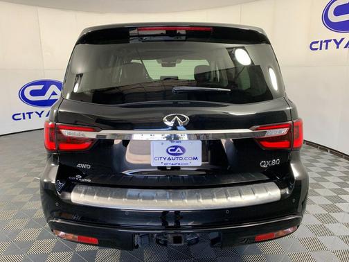 Black Obsidian 2022 INFINITI QX80 Luxe