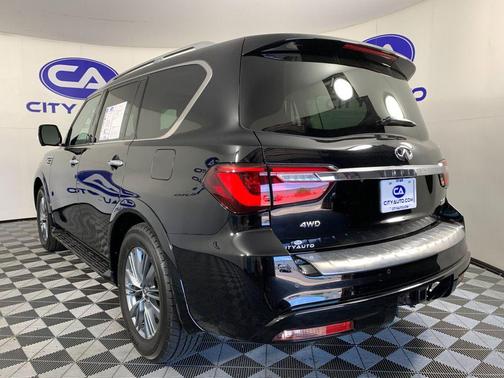 Black Obsidian 2022 INFINITI QX80 Luxe
