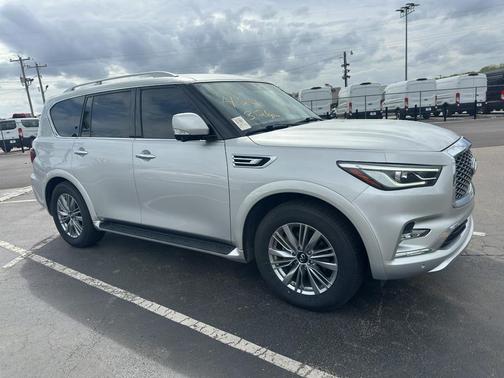 2021 INFINITI QX80 Luxe