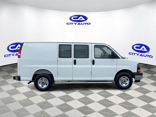 Summit White 2025 GMC Savana 2500 Work Van