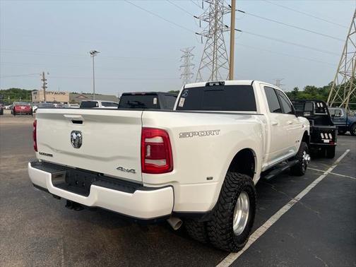 2024 RAM 3500 Laramie Crew Cab 4x4 8' Box