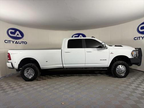 2024 RAM 3500 Laramie Crew Cab 4x4 8' Box