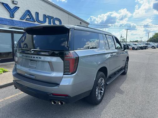 Sterling Gray Metallic 2025 Chevrolet Suburban 4WD Z71