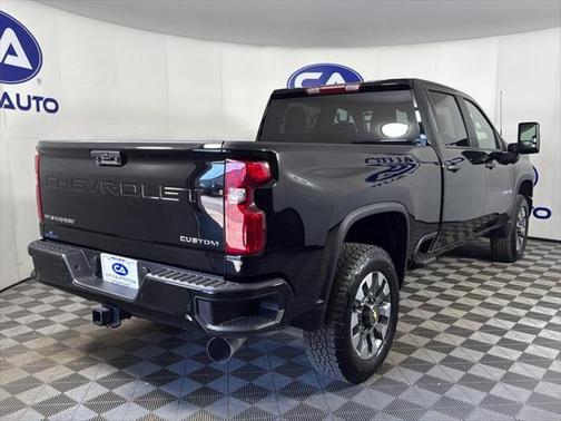 2024 Chevrolet Silverado 2500 Custom
