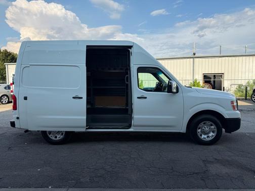 2016 Nissan NV Cargo NV2500 HD SV V8