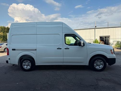 2016 Nissan NV Cargo NV2500 HD SV V8