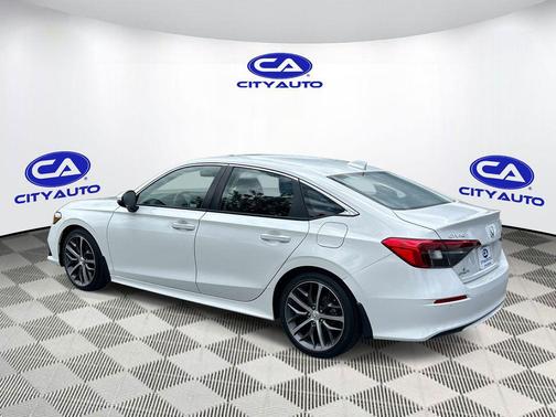 Platinum White Pearl 2024 Honda Civic Touring