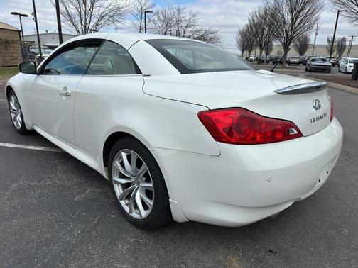 2011 INFINITI G37 Base