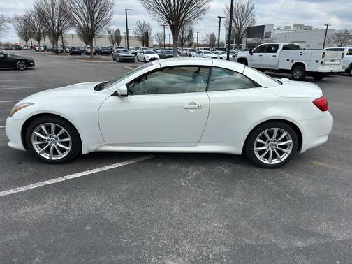 2011 INFINITI G37 Base