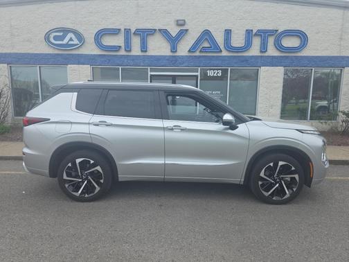 Alloy Silver Metallic 2024 Mitsubishi Outlander SEL 2.5 S-AWC