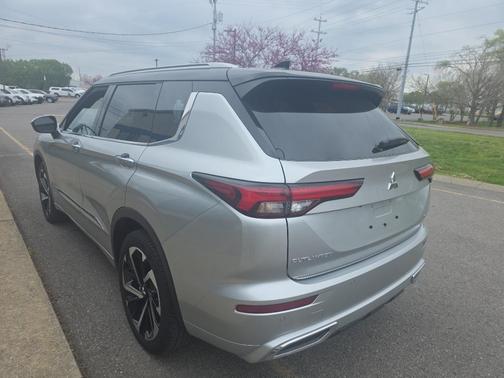 Alloy Silver Metallic 2024 Mitsubishi Outlander SEL 2.5 S-AWC