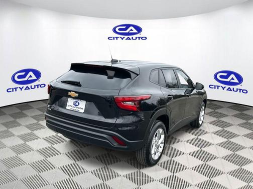 2025 Chevrolet Trax LS