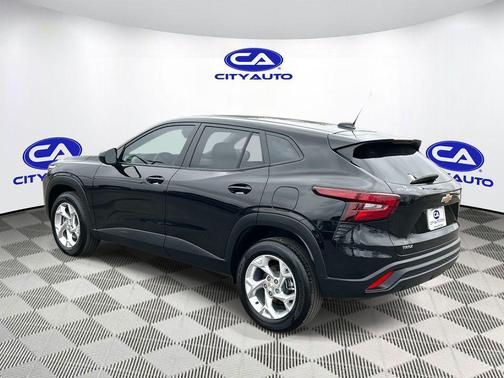 2025 Chevrolet Trax LS