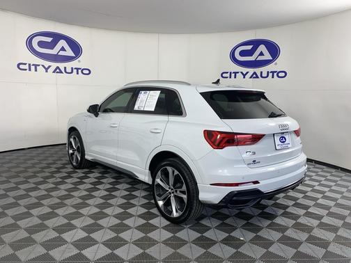 Glacier White Metallic 2020 Audi Q3 45 S line Premium Plus