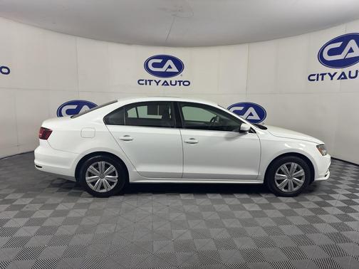 Pure White 2017 Volkswagen Jetta 1.4T S