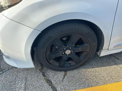 Super White 2013 Toyota Sienna SE