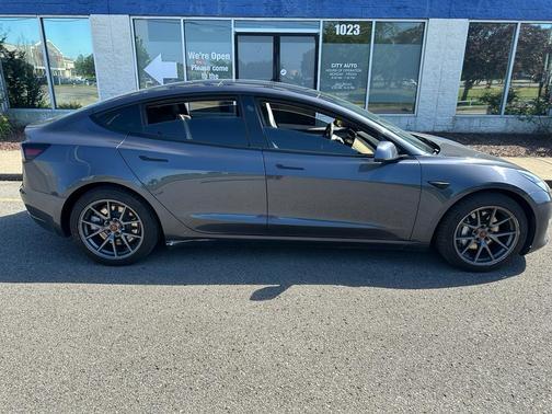 Midnight Silver Metallic 2021 Tesla Model 3 Long Range