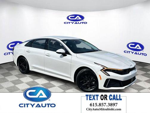 Snow White Pearl 2025 Kia K5 LXS