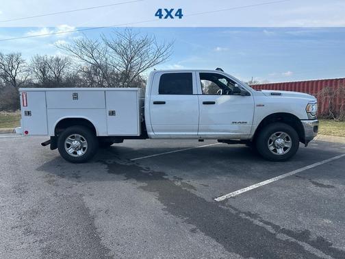 2022 RAM 2500 Tradesman Crew Cab 4x4 8' Box