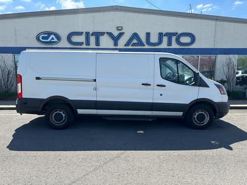 Oxford White 2017 Ford Transit-250 Base