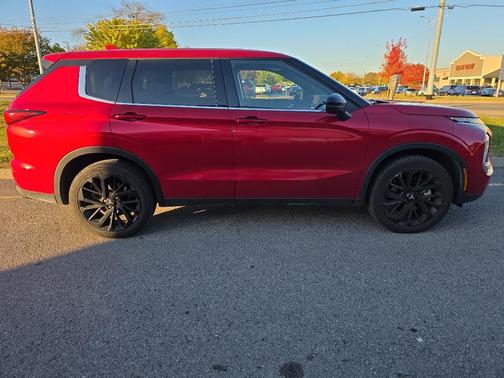 2024 Mitsubishi Outlander SE Black Edition S-AWC