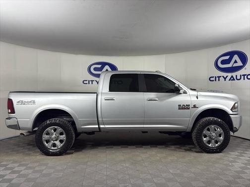 2018 RAM 2500 Laramie Crew Cab 4x4 6'4' Box