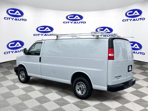 2023 GMC Savana 2500 Work Van