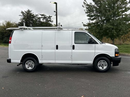 2023 GMC Savana 2500 Work Van