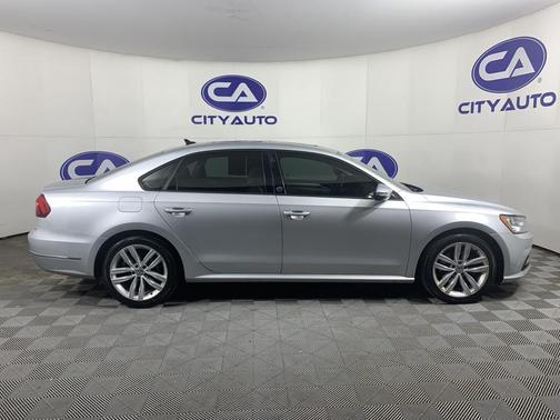 2019 Volkswagen Passat 2.0T Wolfsburg Edition