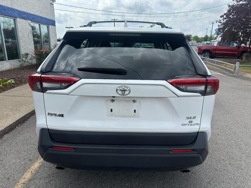 Super White 2019 Toyota RAV4 XLE Premium