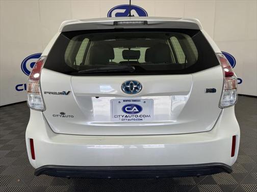 2017 Toyota Prius v Three